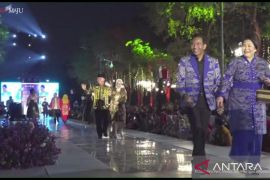 Batik Cual Babel melenggang di Catwalk Istana Berbatik