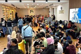 Gerai gawai di Surabaya berikan hadiah uang tunai hingga HP baru