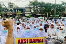 Ratusan tenaga kesehatan RSUD Meulaboh gelar unjuk rasa, ini tuntutannya