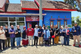 Ubaya dan Unars optimalkan produksi simplisia jahe di Desa Kayumas Situbondo