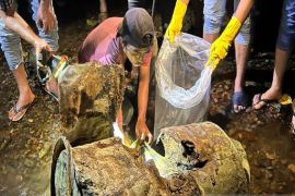 Polisi uji DNA tulang manusia yang ditemukan tercor dalam drum