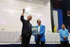 Ganjar Pranowo tegaskan pentingnya mahasiswa produktif dan antikorupsi
