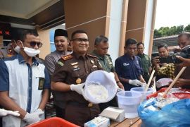 Kejari Bireuen musnahkan 3,45 kilogram sabu-sabu barang bukti narkoba
