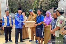 Pemerintah Bangka Barat berikan bantuan korban kebakaran di Kelapa