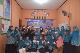 Politeknik Sambas bantu petani olah produk turunan rambutan