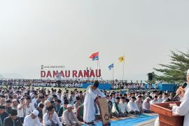 Pemkab OKU Selatan gelar Shalat Istisqa di tepian Danau Ranau