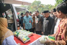 Pemkab Purwakarta gelar gerakan pangan murah stabilkan harga sejumlah bahan pokok