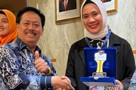 Ketua PD-GPMB Tapsel Rosalina raih penghargaan Sandya Praditya