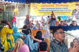 Saat reses Wakil Ketua DPRD Sibolga berharap masyarakat bijak menggunakan hak suara