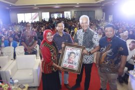 Rektor Unitomo sebut Ganjar pengalaman bereskan persoalan rakyat