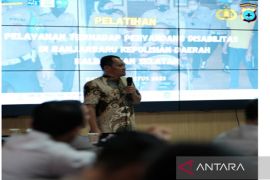 Dosen ULM latih anggota Polres Banjarbaru tingkatkan layanan kepolisian