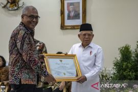 ANTARA terima penghargaan dari Wapres atas konsistensi berita berkelanjutan stunting