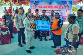 Pemkab Manokwari bayar santunan masyarakat adat sekitar Bandara Rendani