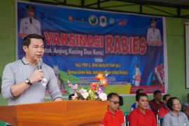 Kapuas Hulu vaksin 200 ekor hewan penular rabies