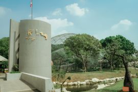 A walk in the Bird Park of Jagat Satwa Nusantara
