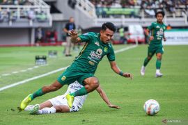 Liga 1: Kasim Botan dan Andre "Cobra" tetap berseragam Persebaya