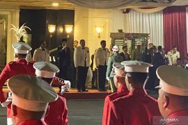 Prabowo bersama Jokowi terima defile di upacara Parade Senja