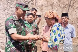 Dandim Cianjur serahkan 20 rumah penyintas gempa Cianjur