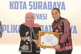 Pemkot Surabaya raih dua penghargaan "Inotek Award Jatim 2023"
