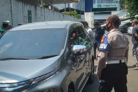 Sopir taksi online meninggal dunia dalam mobil di Jalan Tendean