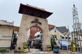 Merangkum sejarah Pasar Baru sejauh 4 kilometer dalam 3 jam