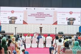 Menteri Investasi serahkan 600 NIB pada pelaku UMK Papua Barat Daya