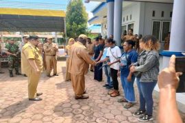 Pemkab Nabire berikan bantuan pondok jualan bagi mama Papua