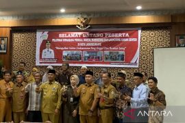 Pj Wali Kota Lhokseumawe Menghadiri kegiatan Launching UMKM Center