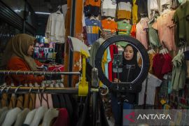 Penguatan jaringan internet di Pasar Andir Bandung