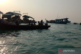 Satpolair Bangka Barat sita 9 ponton tambang di Pantai Tembelok