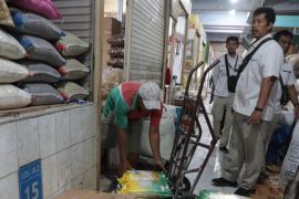 Beras murah SPHP pemerintah dimintai warga Kota Madiun