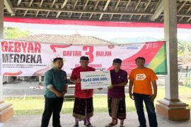 BPJAMSOSTEK bagi Sembakau dalam Gebyar Merdeka di Karangasem