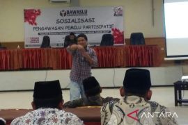 Bawaslu Solok Selatan ajak masyarakat awasi Pemilu