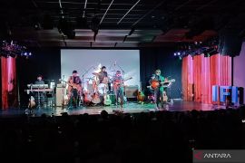 Grup musik G-Pluck mainkan deretan hit rekues fans The Beatles