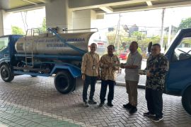 PDAM Surabaya bantu penanganan kekeringan di Gresik dan Sampang