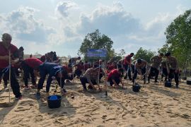 Polres Bangka tanam 1.000 bibit mangrove di pesisir