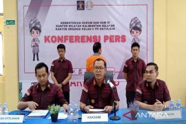 Satu WNA asal China dideportasi setelah sepekan di Tanah Bumbu