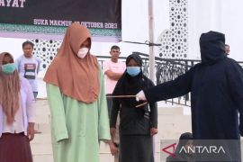 Oknum ASN dan pegawai kontrak Pemkab Nagan Raya dicambuk, ini kasusnya