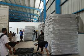 KPU Batam terima kiriman bilik suara Pemilu 2024 sebanyak 12.964