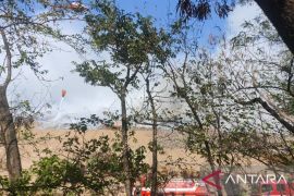 Pemerintah buka posko pengungsian warga terdampak asap kebakaran TPA Suwung