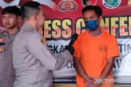 Polisi amankan tersangka pelaku penusukan teman sendiri di Kobar