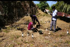 Kolaborasi BPK Wilayah XX-BRIN ekskavasi sisa struktur lama Benteng Hollandia