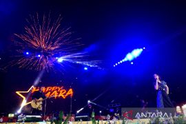 Happy Asmara sukses buat "Rungkad" penonton saat "Pesta Rakyat Jatim"