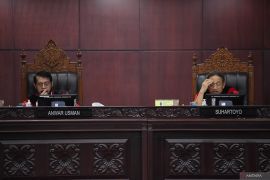 MK tolak uji materi batas usia capres-cawapres 40 tahun