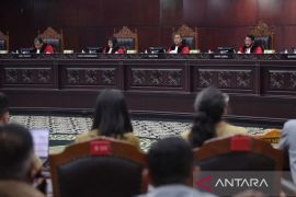 Syarat capres--cawapres pernah jadi kepala daerah dikabulkan MK