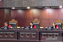 MK tolak permohonan uji materi batas usia capres-cawapres oleh PSI