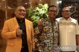 Ketum Partai Hanura OSO terima Mahfud MD dan Benny Rhamdani di kediamannya