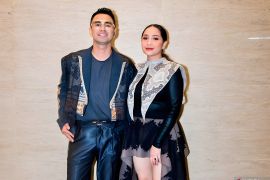 Raffi Ahmad dan keluarga padukan kombinasi warna busana di Hari Raya