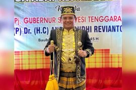 Pj Gubernur Sulawesi Tenggara Andap terima gelar Kesultanan Buton