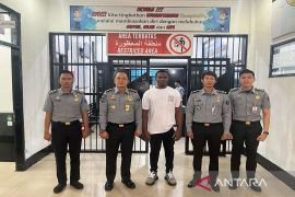 Rudenim Medan deportasi warga Nigeria terkait kasus paspor palsu